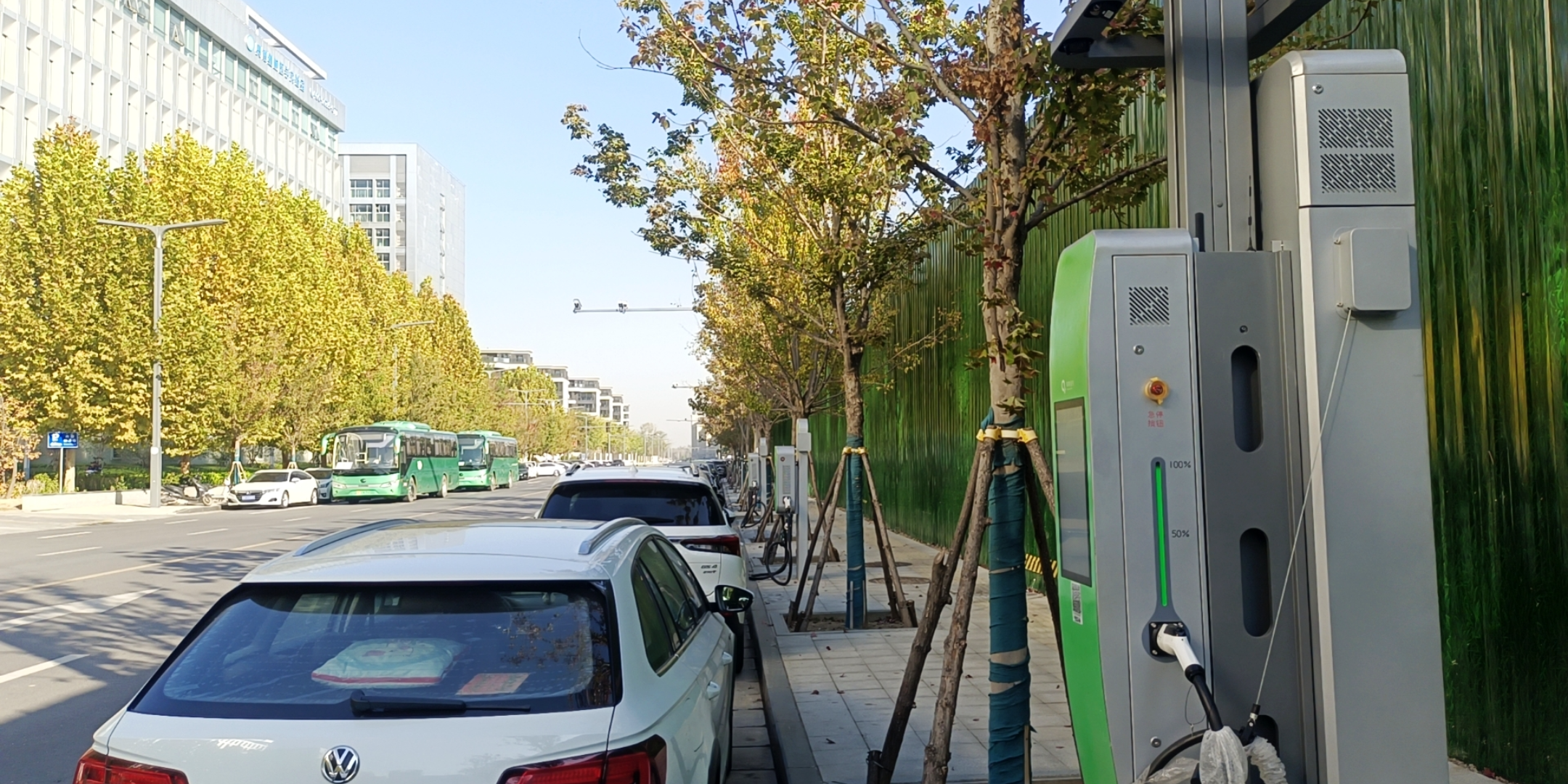 揭秘 | 為何大力投建青青儲充街邊站，華體科技這樣說→